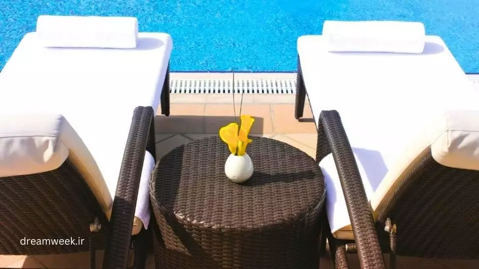 Avani Deira Dubai Hotel pool